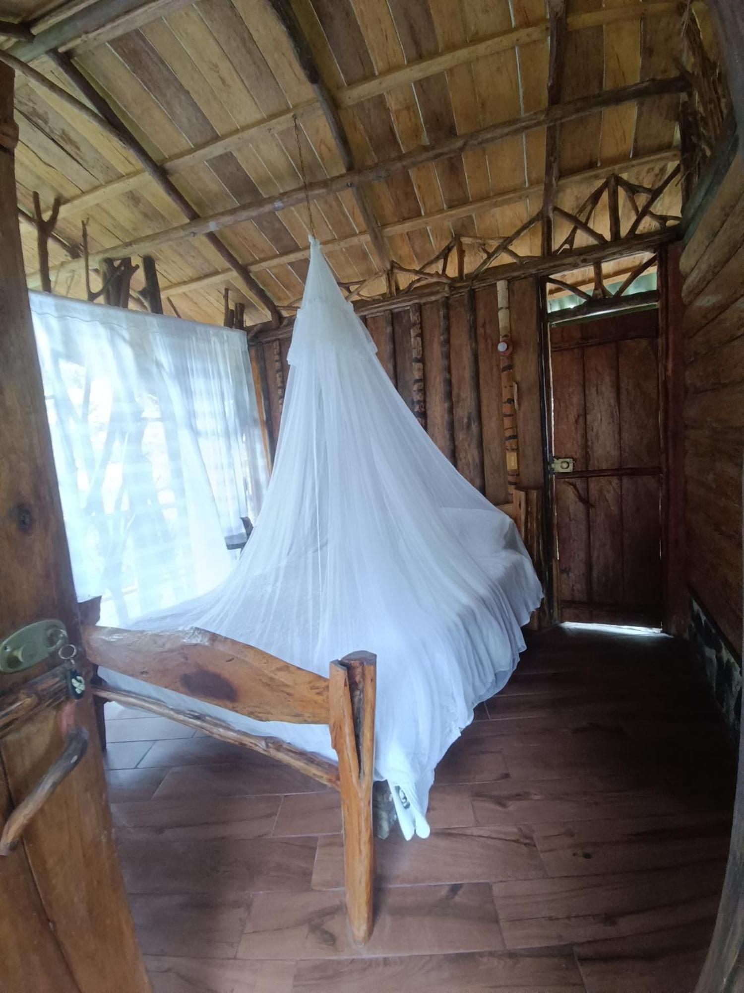 Huaca Huaca Hostel Mocoa エクステリア 写真